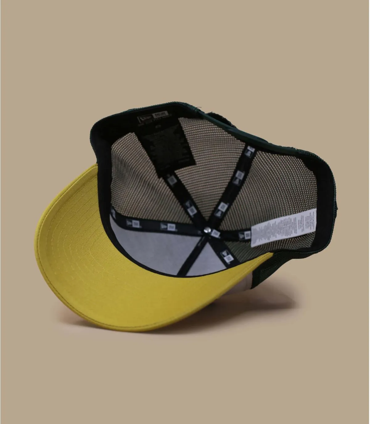 Casquette trucker California jaune vert - Casquette Trucker Patch California celadon dark green New Era : Headict