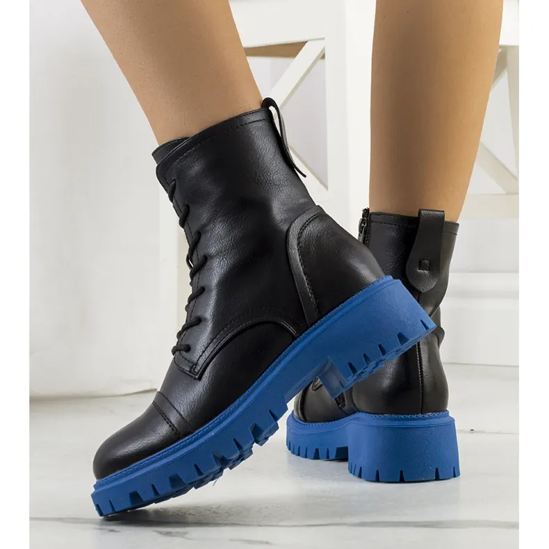 PA1 Bottes noires sur une semelle Rukit bleue le noir