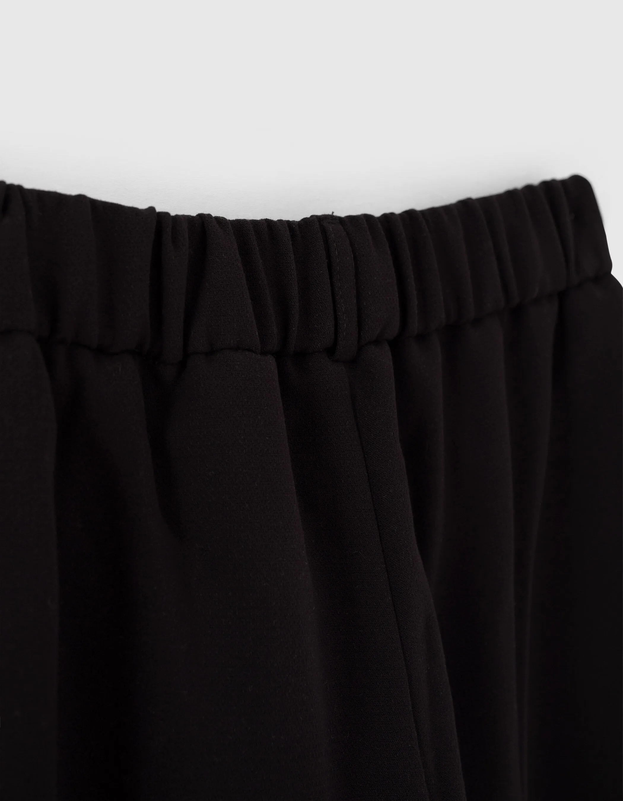 Pantalon noir large à plis et ganses latérales fille